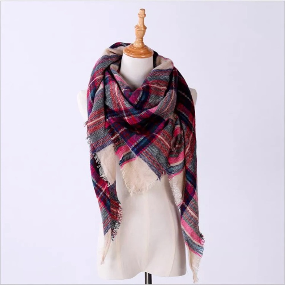 🧣 Beautiful Oversized triangle Plaid Scarf 🧣